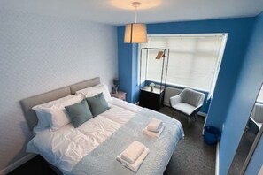 3 bedrooms, iron/ironing board, WiFi, bed sheets - House in Brighton free parking (Brighton and Hove)