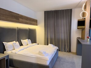Premium Suite | Premium bedding, minibar, individually decorated, individually furnished - Wanderer (Sighisoara)