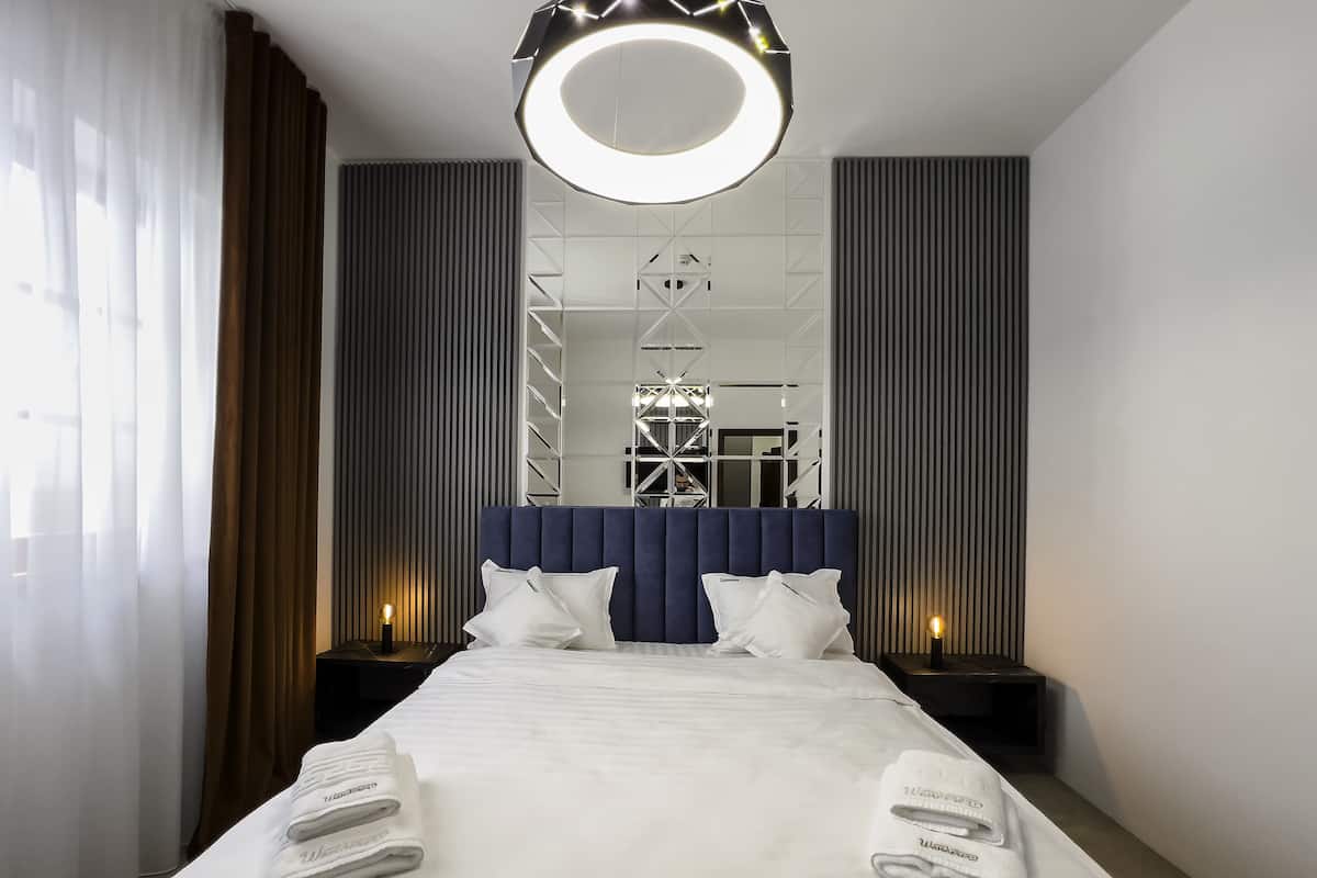 Kamar Double Bulan Madu | 1 kamar tidur, seprai premium, minibar, dan didekorasi berbeda-beda