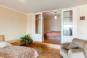 1 dormitori, planxa i posts de planxar, wifi gratuïta i roba de llit