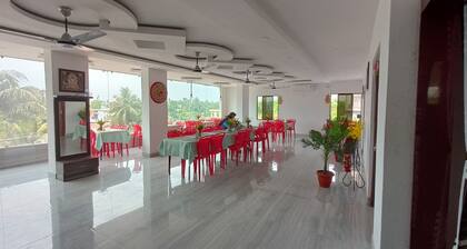 Roy's Hotel