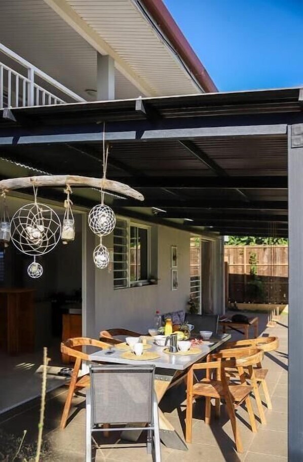 Outdoor dining