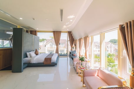 Premium Pool View King | Egyptian cotton sheets, premium bedding, down comforters, free minibar. Quy Tai Premium Hotel