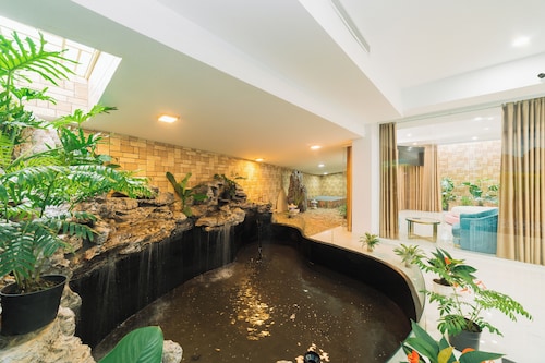 Quy Tai Premium Hotel