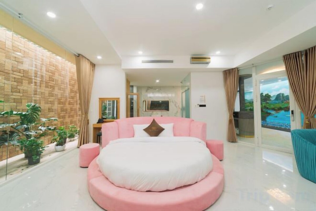 Egyptian cotton sheets, premium bedding, down comforters