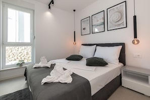 Deluxe Apartment, Non Smoking, Hot Tub | Blackout drapes, iron/ironing board, free WiFi, bed sheets - Apartments Mare B with pool  (Novalja)