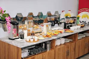 Free daily buffet breakfast - Dandelion Hotel Gudauri (Kazbegi)