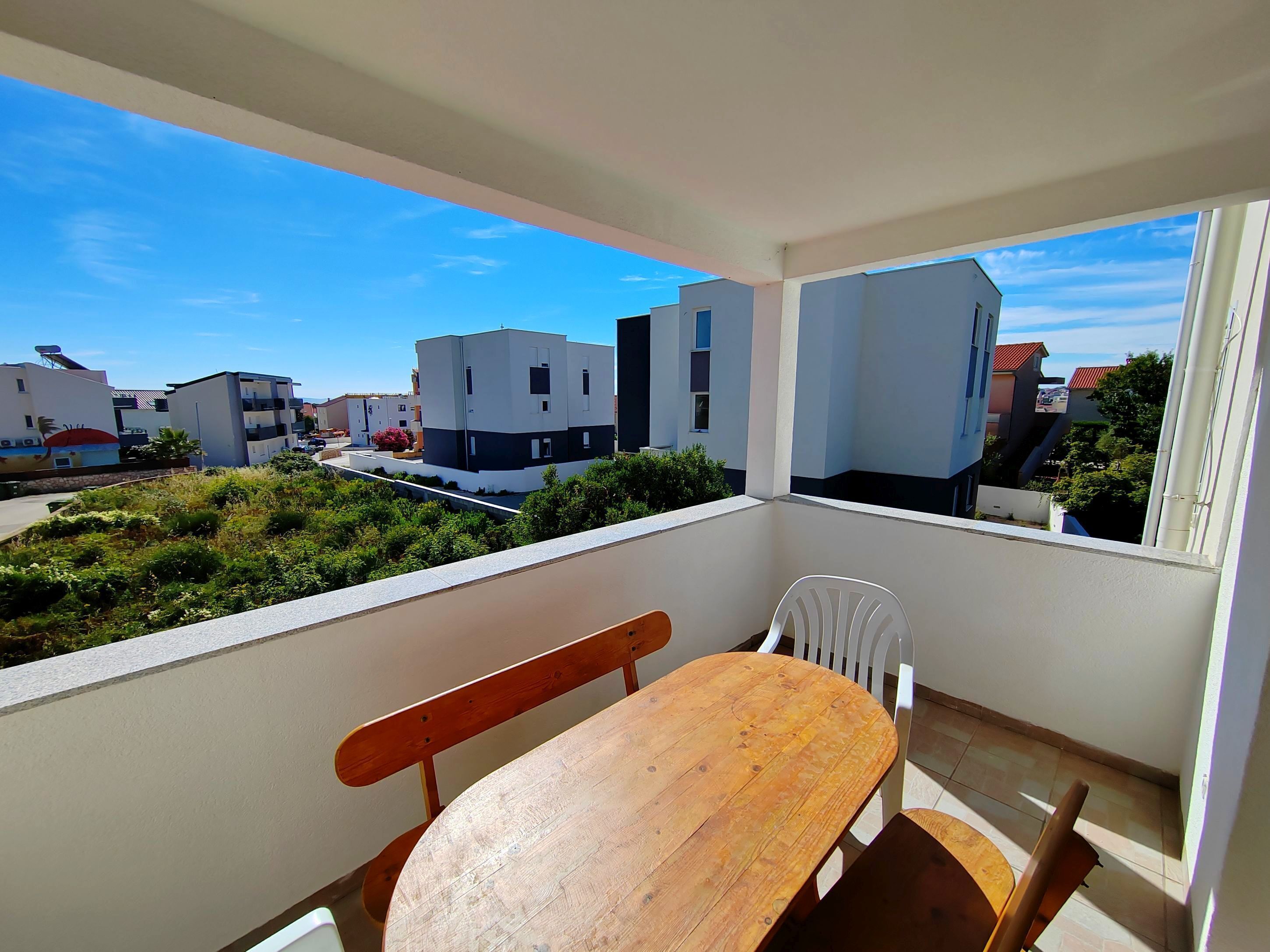 Appartement, 2 chambres, balcon, vue jardin | Restauration extérieure