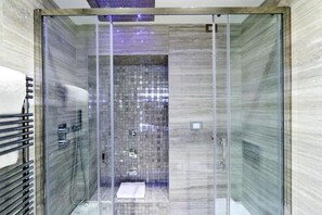 Bathroom - BQ HOUSE COLOSSEUM Luxury Rooms (Rome)