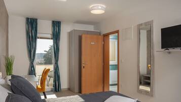 Family Room, Multiple Bedrooms, Sea Facing (Family Resort Santa Maria II Room 201) | 1 bedroom, laptop workspace, bed sheets