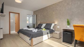 Family Room, Multiple Bedrooms, Sea Facing (Family Resort Santa Maria II Room 201) | 1 bedroom, laptop workspace, bed sheets