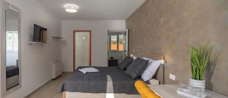 Family Room, Multiple Bedrooms, Sea Facing (Family Resort Santa Maria II Room 201)