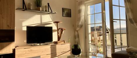 TV, stereo