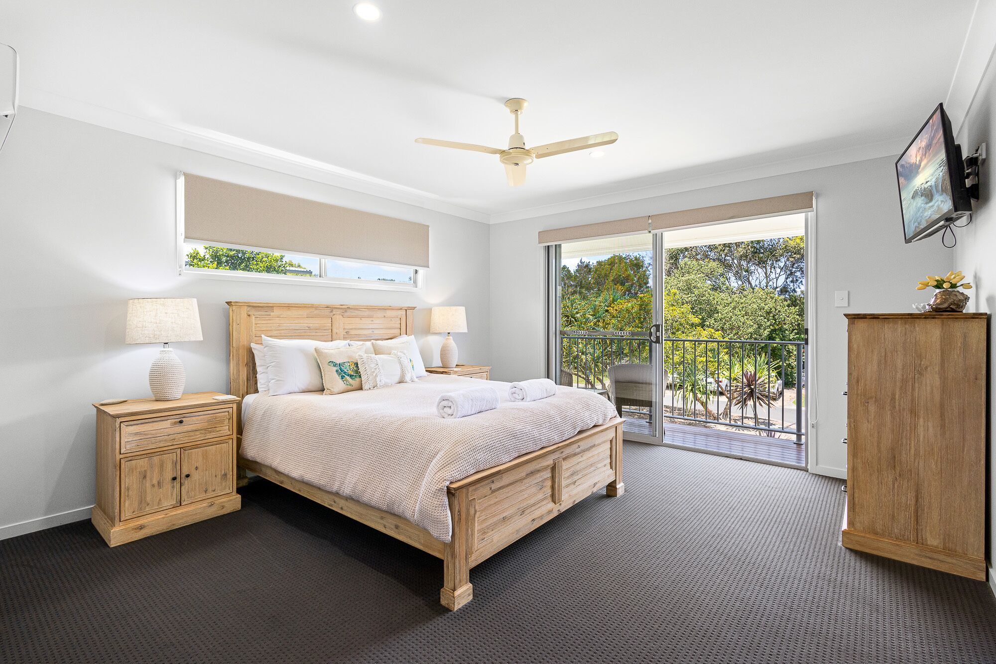 5 bedrooms, desk, iron/ironing board, free WiFi