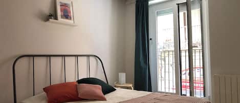 3 chambres, fer et planche à repasser, Wi-Fi, draps fournis