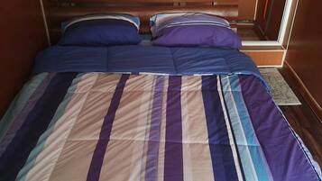 4 habitaciones, tabla de planchar con plancha, wifi y ropa de cama