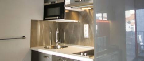 Kühlschrank, Mikrowelle, Geschirrspüler