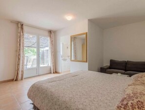 3 chambres, fer et planche à repasser, Wi-Fi