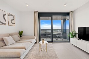 TV, offices - Relaxing Escape with Pool, Gym, and Views (Luxembourg)