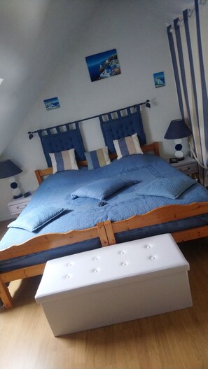 2 chambres, fer et planche à repasser, Wi-Fi, draps fournis