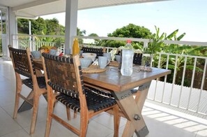 Outdoor dining - Moderne 120 m² - 6p Terrasse Clim Wifi Parking (Papeete)