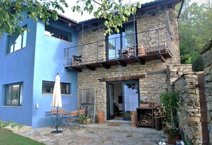 Unclassified image, 3 of 8, button