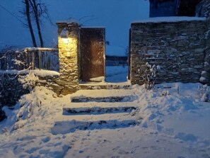 Property grounds - Welcome to Case Marchini - Living in the tradition of the Langhe / Piedmont (Piemonte)