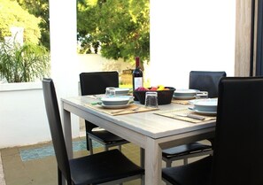 Outdoor dining - Small villa in torrelapillo two steps from the sea by salentolimit (Torre Lapillo)