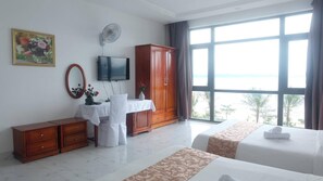 Chambre supérieure, vue sur la mer | Ameublement unique, bureau, espace de travail pour ordinateurs portables
