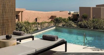 Domes Novos Santorini, Autograph Collection