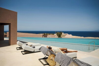 Domes Novos Santorini, Autograph Collection