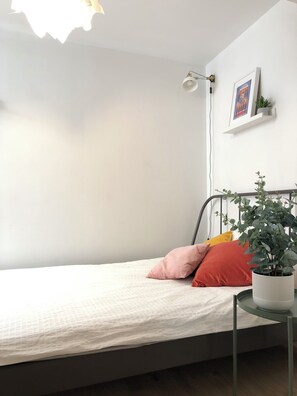 2 chambres, fer et planche à repasser, Wi-Fi, draps fournis