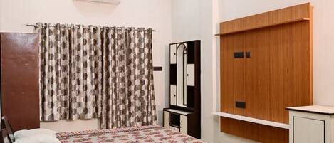 3 bedrooms, free WiFi, bed sheets