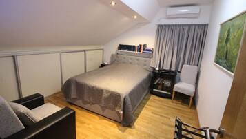 5 chambres, fer et planche à repasser, Wi-Fi, draps fournis