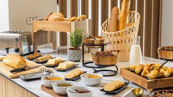 Petit déjeuner buffet compris tous les jours