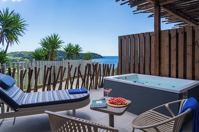 Petra Nera Skiathos