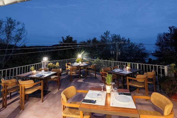 Breakfast, lunch served; Mediterranean cuisine, al fresco dining