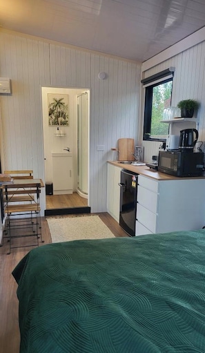 1 dormitorio y ropa de cama