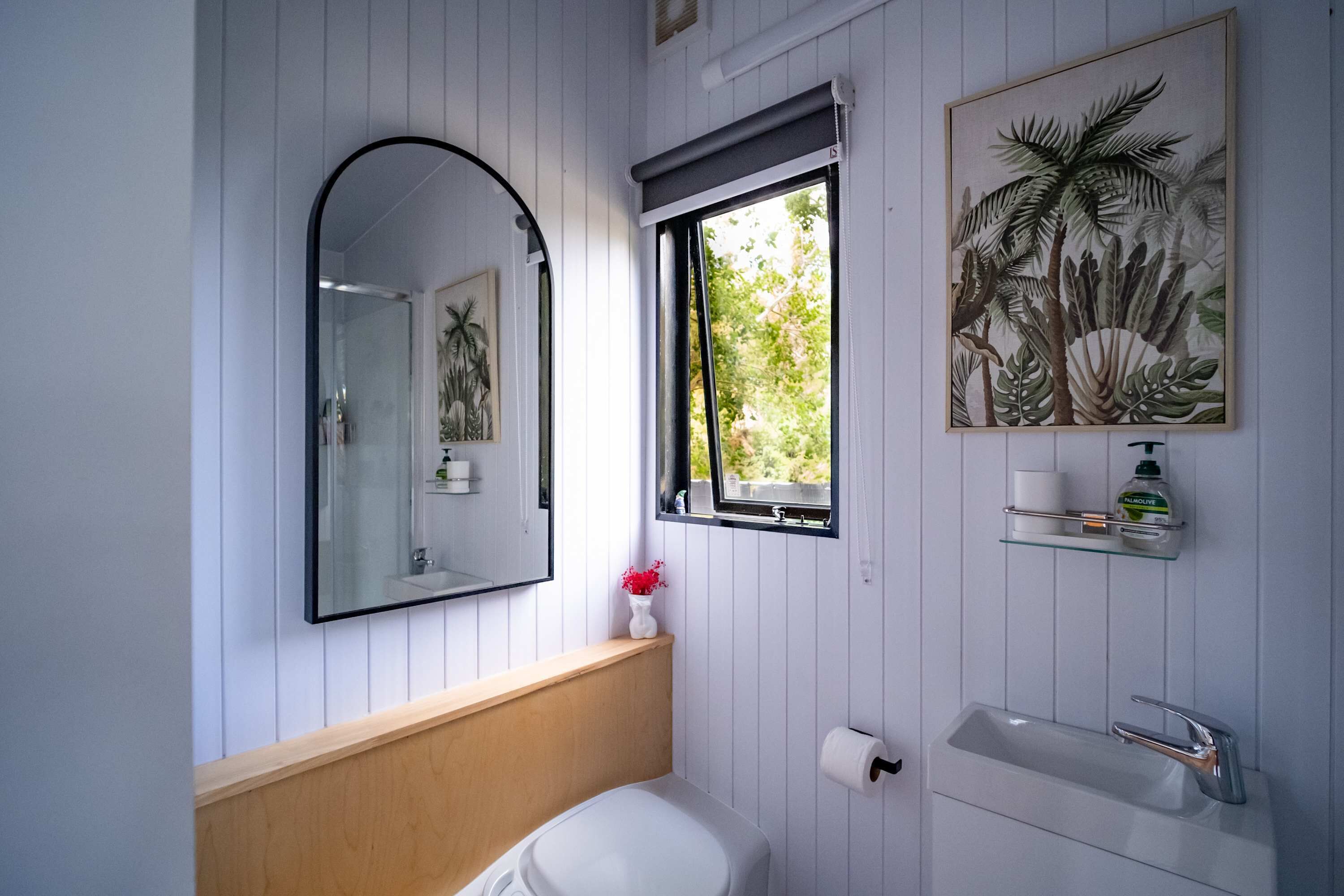 Suihku, hiustenkuivaaja, pyyhkeet