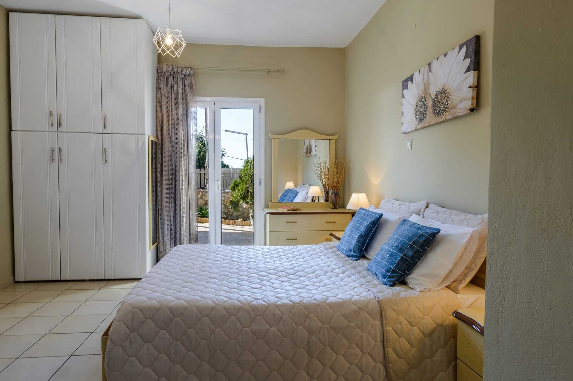 1 chambre, fer et planche à repasser, lit parapluie, Wi-Fi gratuit