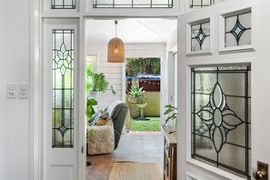 Interior - Cottage Gem - 2BR Parkside Retreat (Palmyra)