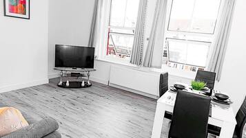 Apartment | Dining