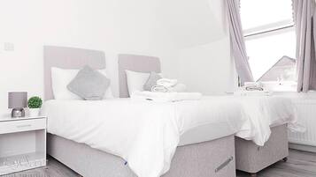 Apartment | 3 bedrooms, iron/ironing board, free WiFi, bed sheets