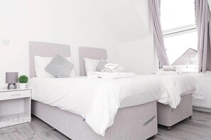 Apartment | 3 Schlafzimmer, Bügeleisen/Bügelbrett, kostenloses WLAN, Bettwäsche