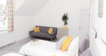 Inviting 3-bed Apartment in Bromley