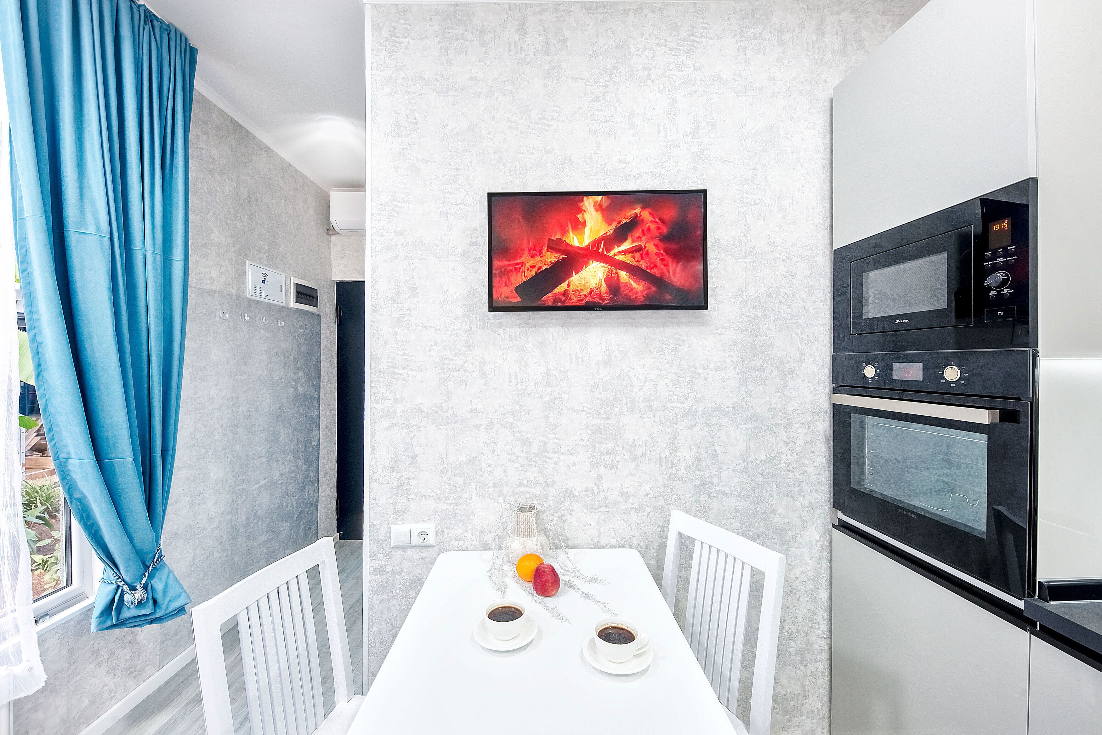 Cabin | Private kitchen | Full-sized fridge, microwave, oven, stovetop