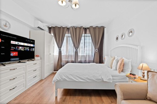 Urban Oasis: Stylish Studio Living at Sudului 507 by MRG