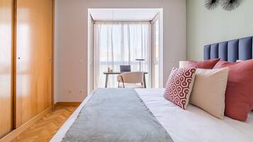 1 slaapkamer, een bureau, een strijkplank/strijkijzer, gratis wifi