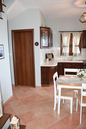 Apartment | Private kitchen - Goddesses Villa 1 in Nies (Almyros)
