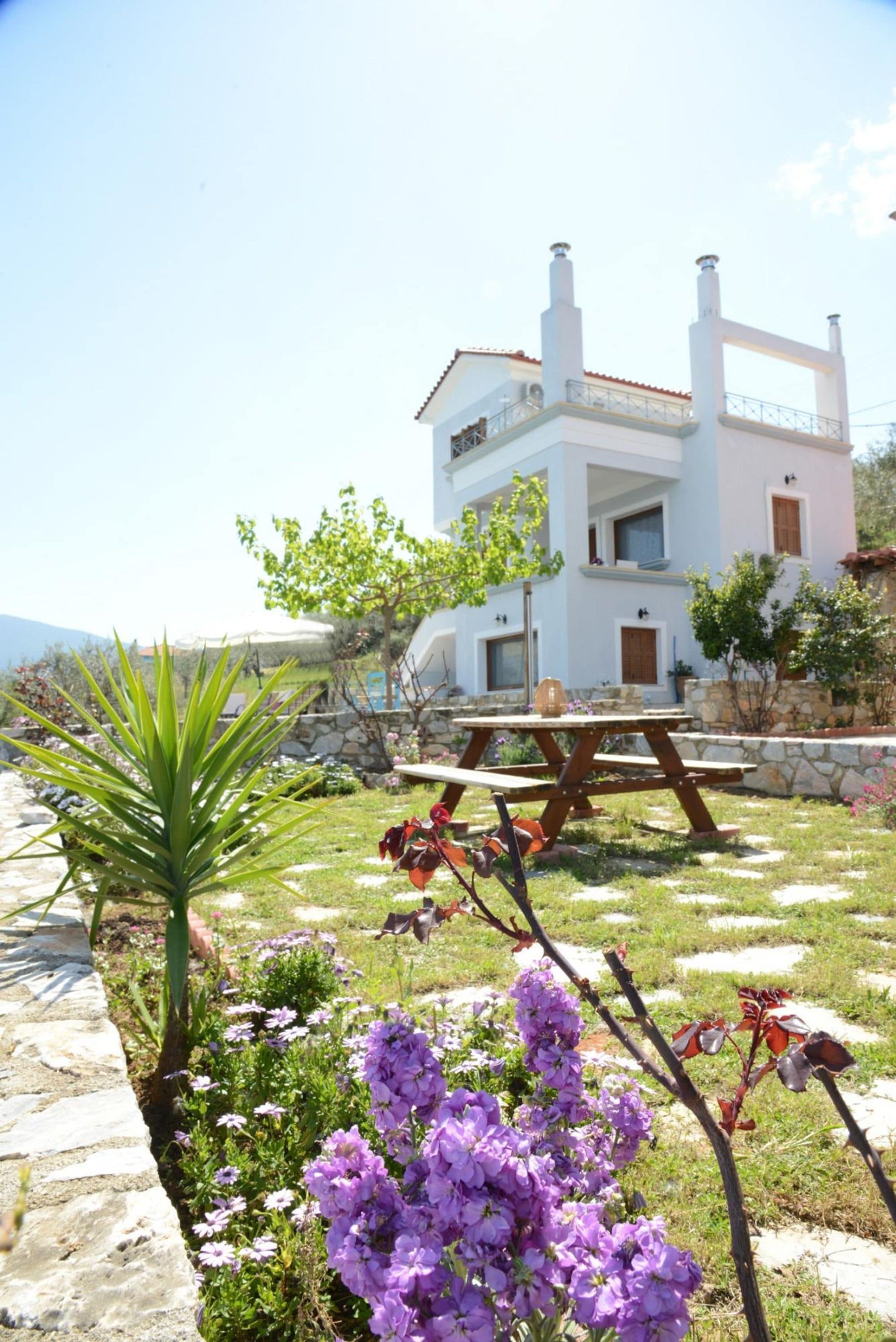 Apartment | 2 bedrooms, desk